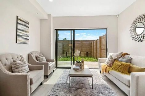 Photo of property in 13/200 Sunnynook Road, Totara Vale, Auckland, 0627