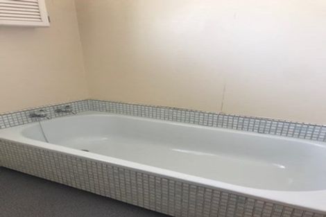 Photo of property in 2/31 Mccrystal Avenue, Bucklands Beach, Auckland, 2012