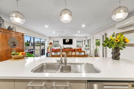 Photo of property in 117b Kawaha Point Road, Kawaha Point, Rotorua, 3010
