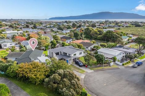 Photo of property in 6 Lindale Grove, Waikanae Beach, Waikanae, 5036