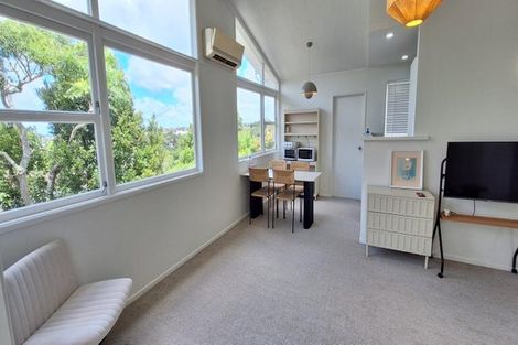 Photo of property in 1/156 Carlisle Road, Northcross, Auckland, 0632