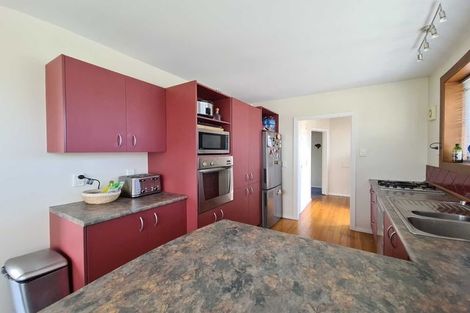 Photo of property in 18 Camelia Place, Islington, Christchurch, 8042