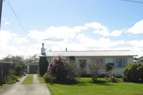 Photo of property in 3 Ngahina Street, Marton, 4710