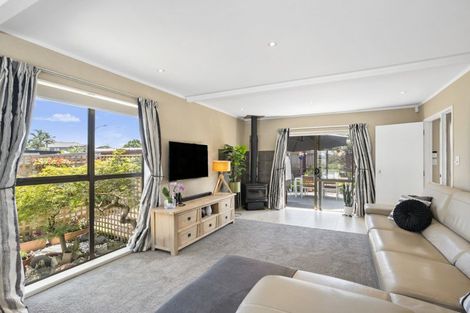 Photo of property in 2/22 Bramley Drive, Farm Cove, Auckland, 2012