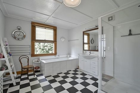Photo of property in 1205a Karamu Road North, Mayfair, Hastings, 4122
