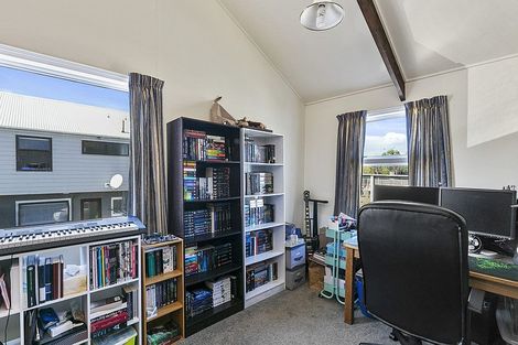 Photo of property in 17/4u Dr Taylor Terrace, Johnsonville, Wellington, 6037