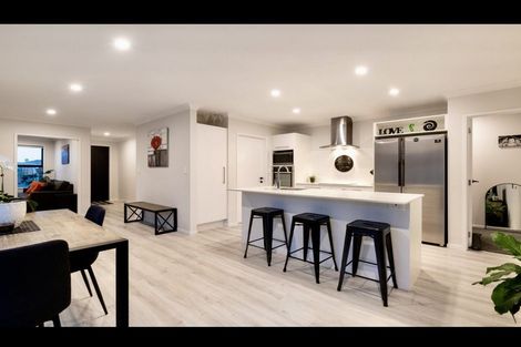 Photo of property in 15 Kotiate Street, Papamoa Beach, Papamoa, 3118