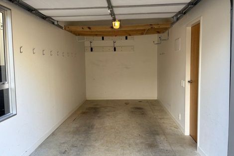 Photo of property in 10/3 Severn Street, Island Bay, Wellington, 6023