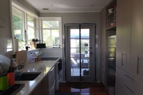 Photo of property in 5 Cumberland Grove, Cannons Creek, Porirua, 5024