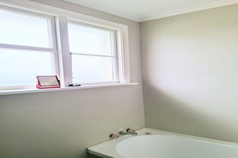 Photo of property in 32 Teignmouth Street, Abbotsford, Dunedin, 9018