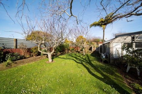 Photo of property in 28 Hunter Street, Hawera, 4610