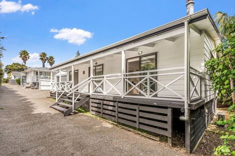 Photo of property in 1/47 Farquhar Road, Glendene, Auckland, 0602