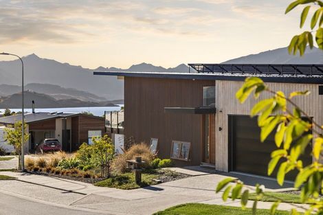 Photo of property in 48 Farrant Drive, Wanaka, 9305