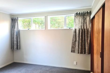 Photo of property in 13a Kingsbridge Place, Newlands, Wellington, 6037