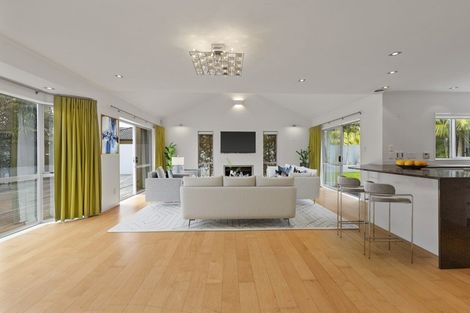 Photo of property in 38 Kittiwake Drive, Schnapper Rock, Auckland, 0632