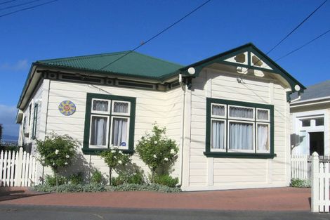 Photo of property in 59 Queens Drive, Lyall Bay, Wellington, 6022