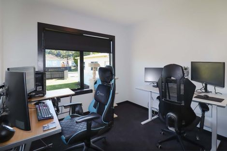 Photo of property in 15 Hinau Grove, Wainuiomata, Lower Hutt, 5014