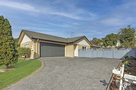 Photo of property in 17 Brompton Place, Burswood, Auckland, 2013