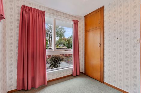 Photo of property in 43 Prestons Road, Redwood, Christchurch, 8051