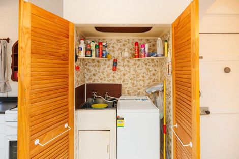 Photo of property in 74 Shamrock Street, Takaro, Palmerston North, 4412