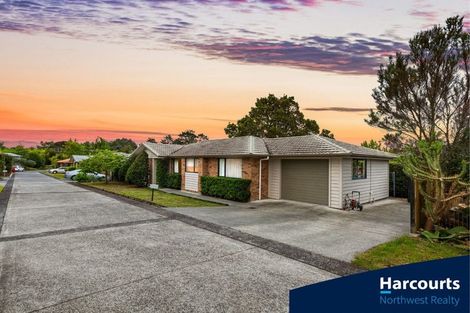 Photo of property in 169j Colwill Road, Massey, Auckland, 0614