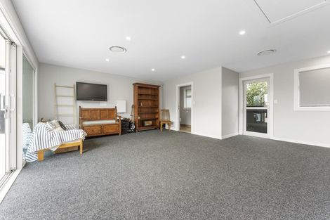 Photo of property in 16 Ivy Lane, Kelvin Grove, Palmerston North, 4414