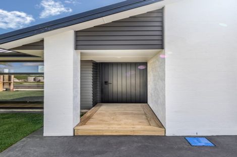 Photo of property in 9 One Haruru Street, Cambridge, 3493