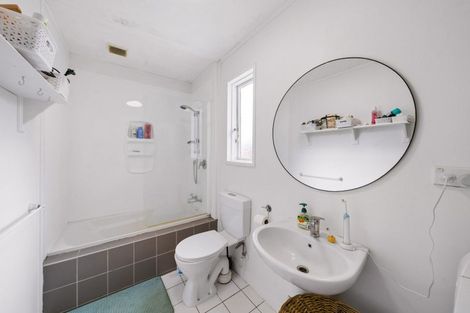 Photo of property in 39 Roy Street, Newtown, Wellington, 6021