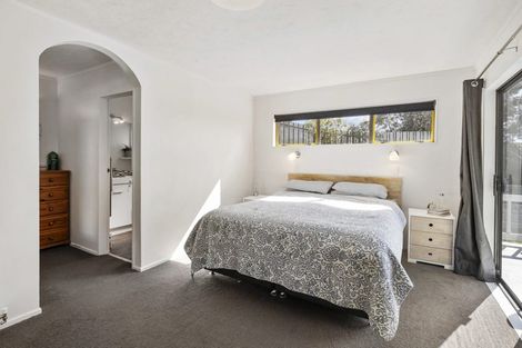 Photo of property in 9 Clifford Road, Johnsonville, Wellington, 6037