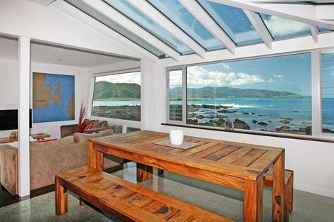 Photo of property in 150 The Esplanade, Houghton Bay, Wellington, 6023