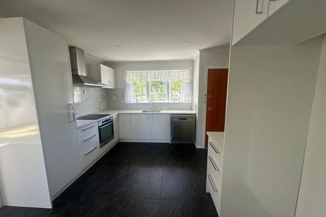 Photo of property in 8 Celsmere Lane, Te Atatu Peninsula, Auckland, 0610