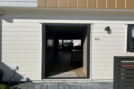 Photo of property in 1c Deering Place, Papatoetoe, Auckland, 2025