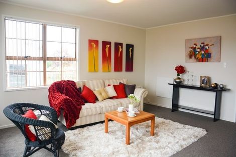 Photo of property in 14 Heathdale Crescent, Papakura, 2110