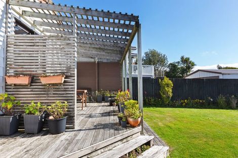 Photo of property in 124 Pikarere Street, Titahi Bay, Porirua, 5022