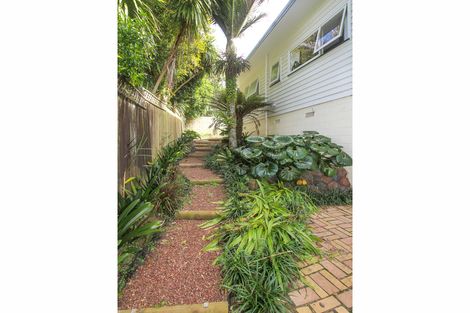 Photo of property in 19f1 Mcdowell Crescent, Hillcrest, Auckland, 0627