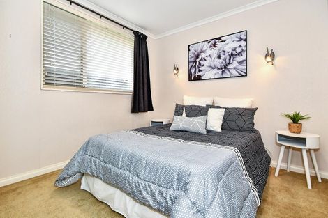 Photo of property in 6 Richard Halse Drive, Manurewa, Auckland, 2105