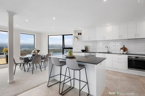 Photo of property in 25u2 Thane Road, Roseneath, Wellington, 6011