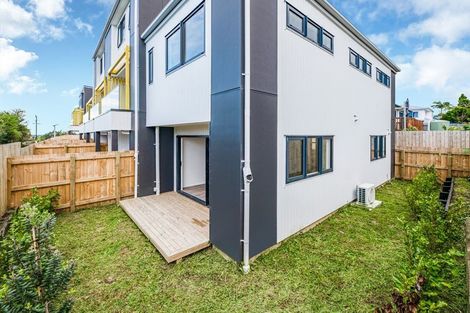 Photo of property in 43b/4 Waimumu Road, Massey, Auckland, 0614