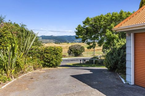 Photo of property in 87 Golf Road, Paraparaumu Beach, Paraparaumu, 5032