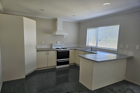 Photo of property in 20 Quincey Place, Massey, Auckland, 0614