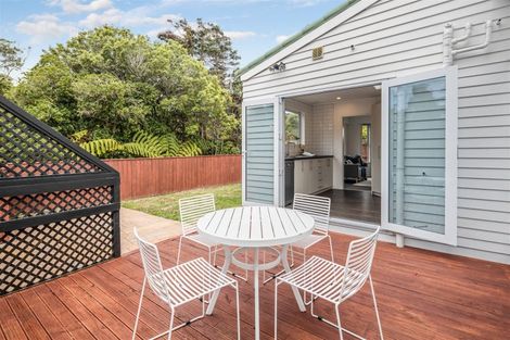 Photo of property in 27 Caesars Place, Churton Park, Wellington, 6037