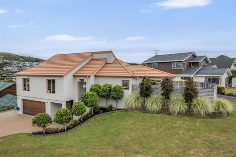 Photo of property in 2 Navigation Drive, Whitby, Porirua, 5024