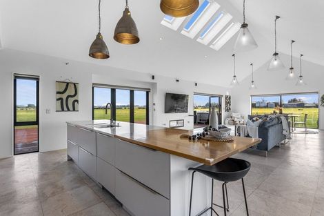 Photo of property in 585 Coutts Island Road, Coutts Island, Christchurch, 7670