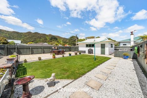 Photo of property in 32 Birdwood Road, Waterloo, Lower Hutt, 5011