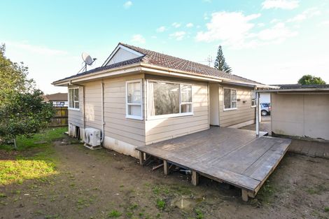 Photo of property in 2/17 Anglers Way, Wattle Downs, Auckland, 2102