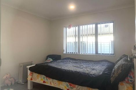 Photo of property in 30c Alfriston Road, Manurewa East, Auckland, 2102