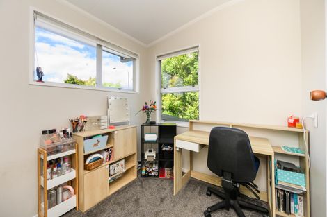 Photo of property in 28 Summerhill Drive, Fitzherbert, Palmerston North, 4410