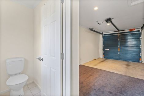 Photo of property in 2 Reid Road, New Lynn, Auckland, 0600