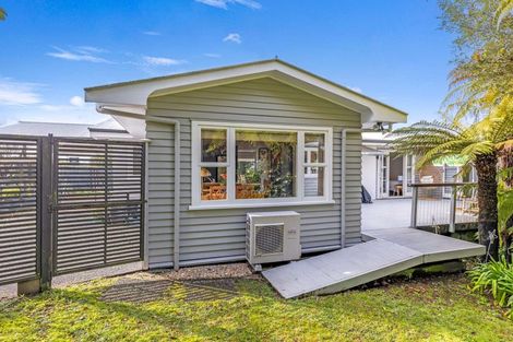 Photo of property in 2 Alberta Street, Acacia Bay, Taupo, 3330