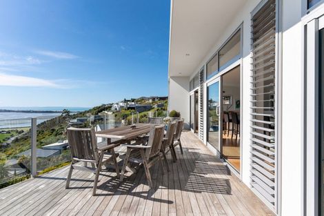 Photo of property in 1 Saint Remy Lane, Redcliffs, Christchurch, 8081